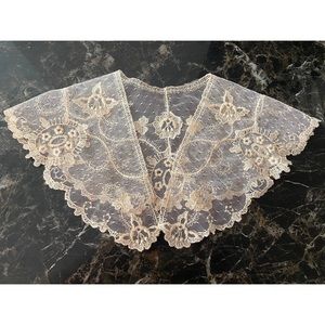 Vintage Cream Lace Collar